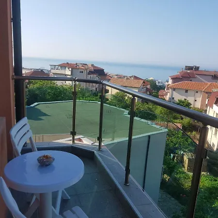 Къща за гости Casa Bella *